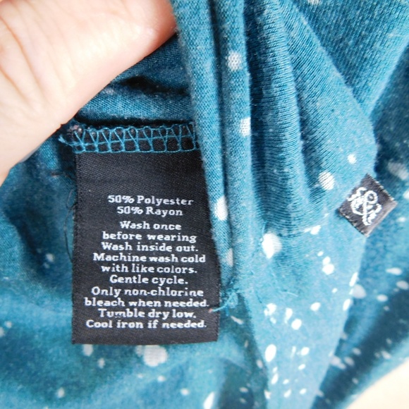 Rock & Republic Green Open Shoulder Top - Picture 4 of 4